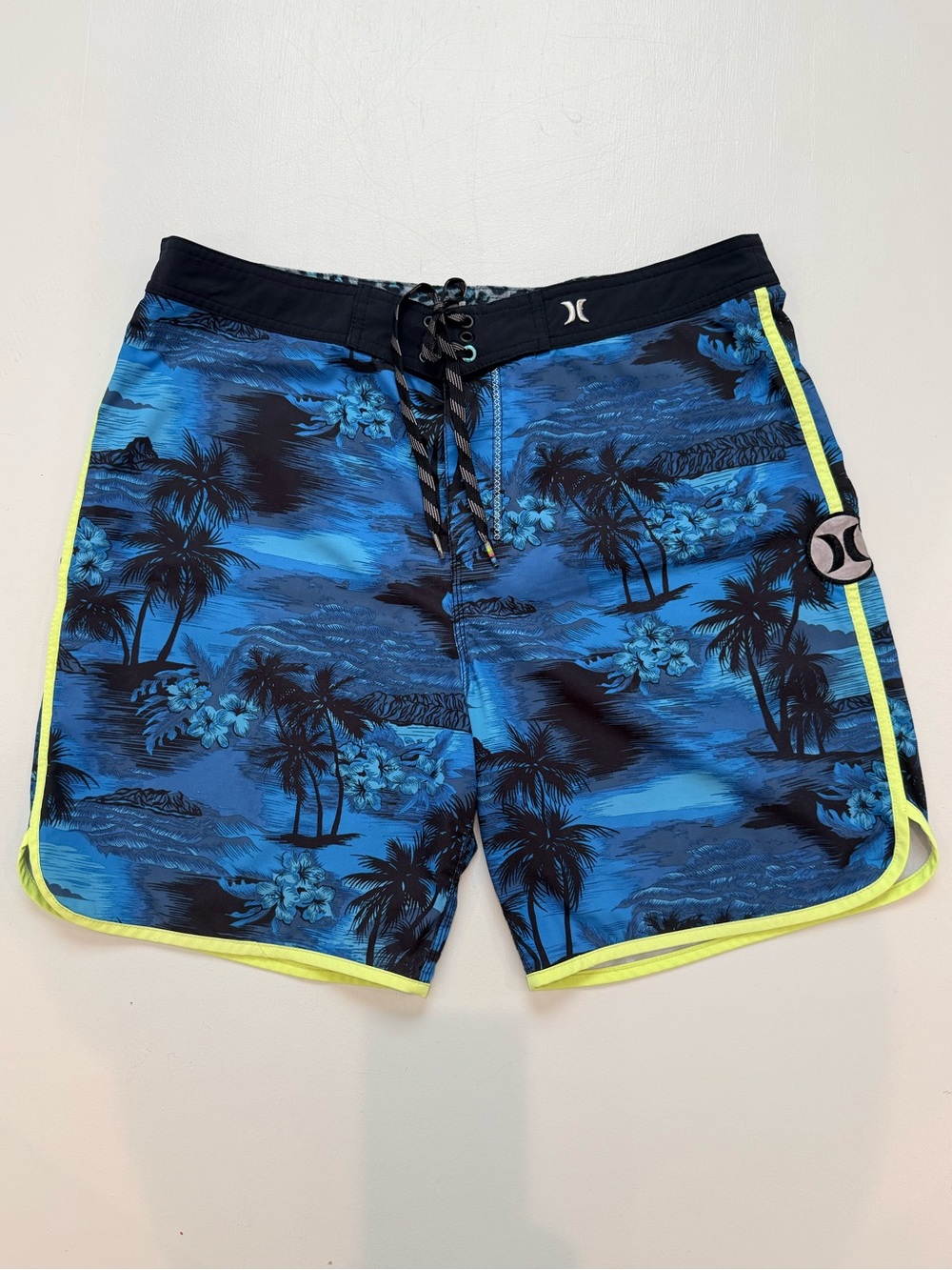Hurley Phantom Blue Tropical Palm Print swim/Board Shorts with Neon Trim